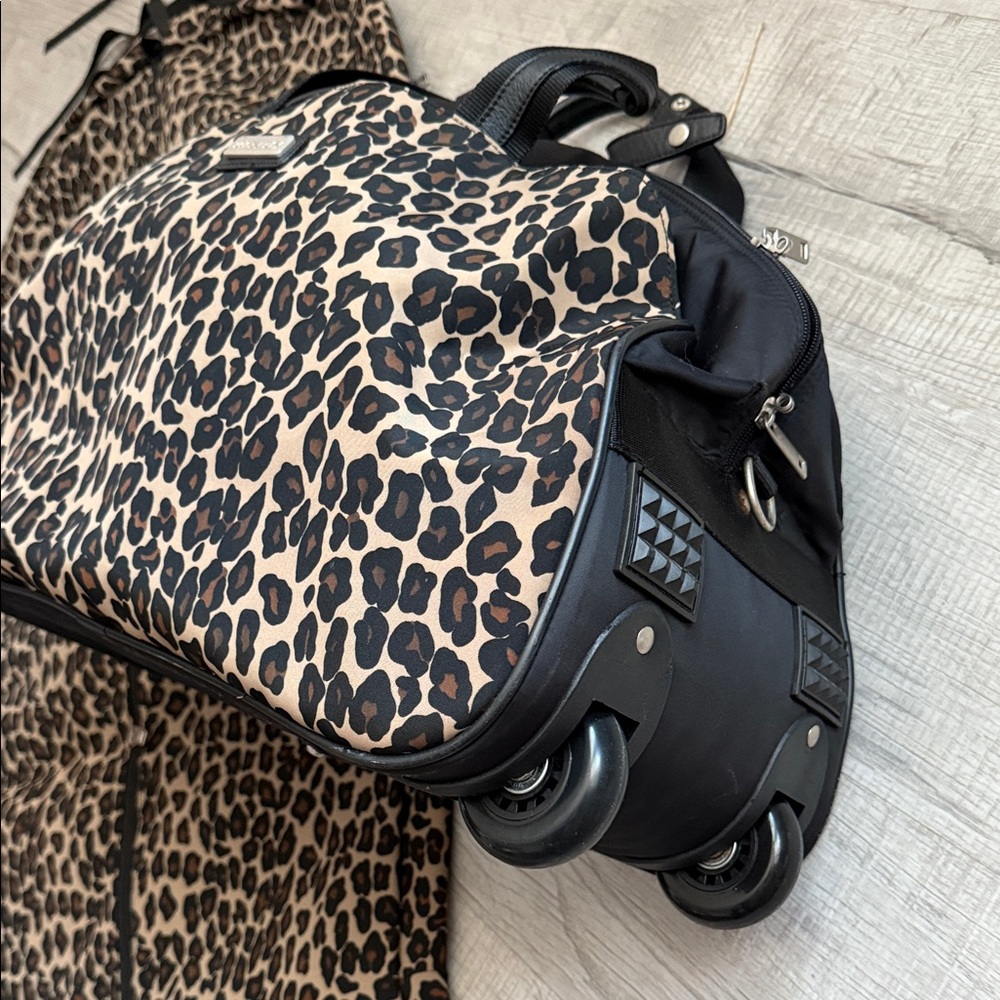 Leopard Print travel Set - image 3